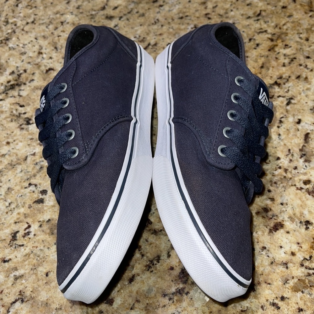 Vans - Picture 3 of 9